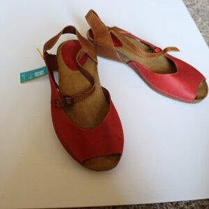 New Sergio Tomani Red Leather Sandals Size 40 (9-9.5)